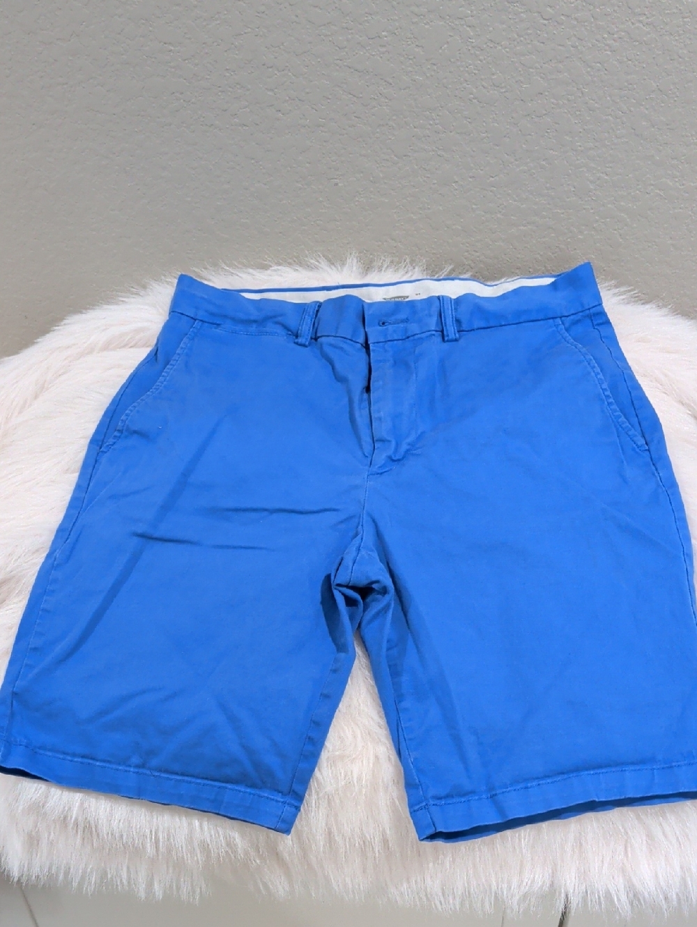 Old Navy Men’s Bright Blue Flat-Front Casual Shorts